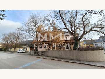 Geschäftshaus in Loosdorf /  Melk