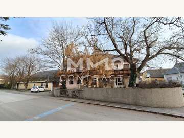 Mehrfamilienhaus in Loosdorf /  Melk