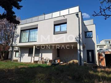 Mehrfamilienhaus in Wien,Donaustadt /  1220 Wien - Donaustadt