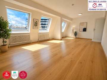 Dachgeschosswohnung in Wien /  