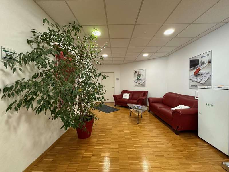 Halle in 4030 Linz - 2