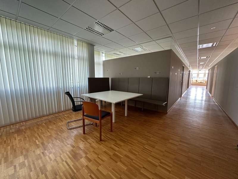 Halle in 4030 Linz - 9