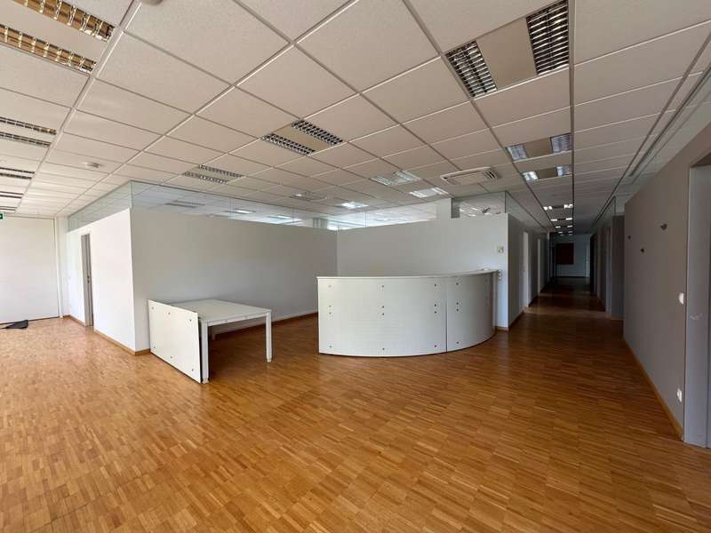 Halle in 4030 Linz - 15