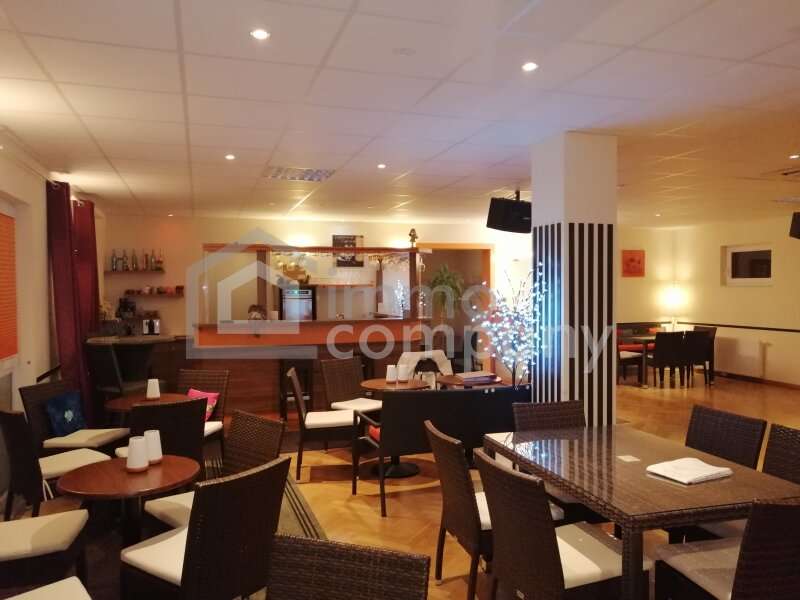 Halle in 2320 Schwechat - 1