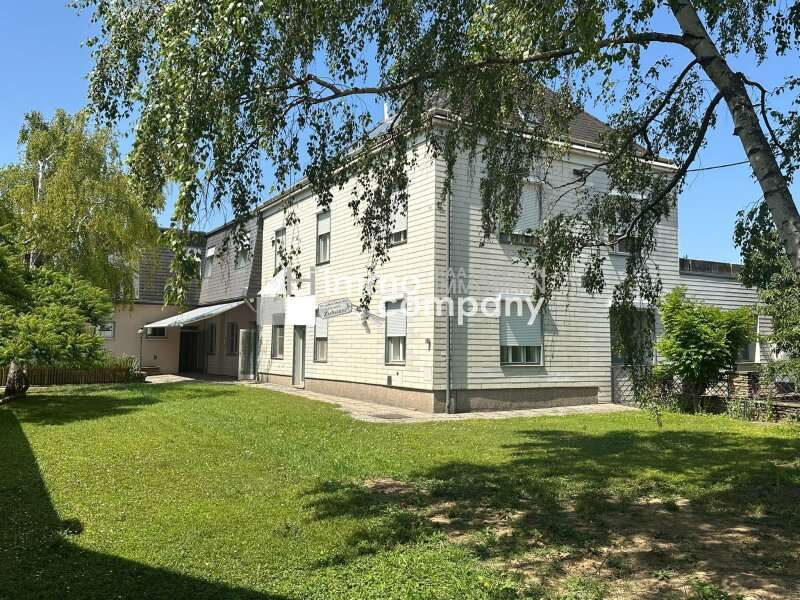 Mehrfamilienhaus in 2145 Hausbrunn - 1