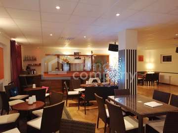 Halle in Schwechat /  Bruck an der Leitha