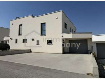 Doppelhaushälfte in Steinhaus /  Wels Land