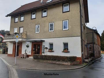 Wohn und Geschäftshaus in Hörsching /  Linz Land