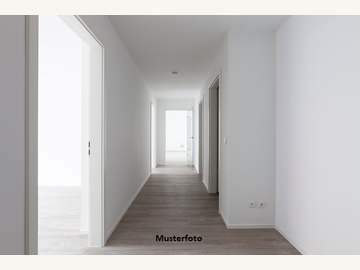Geschäftshaus in Neunkirchen /  