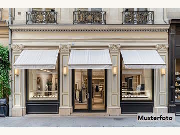 Wohn und Geschäftshaus in Vöcklabruck /  Vöcklabruck