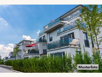 Mehrfamilienhaus in Hopfgarten Markt /  Kitzb&uuml;hel