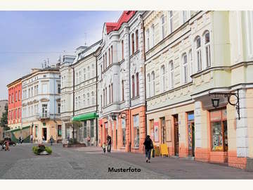 Wohn und Geschäftshaus in Hörsching /  Linz Land