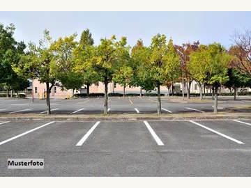 Parkfläche in Neufeld an der Leitha /  Eisenstadt Umgebung