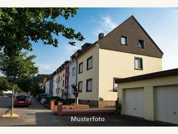 Mehrfamilienhaus in Wießenbach an der Triesting /  Baden