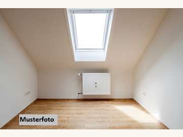 Dachgeschosswohnung in Leitring /  