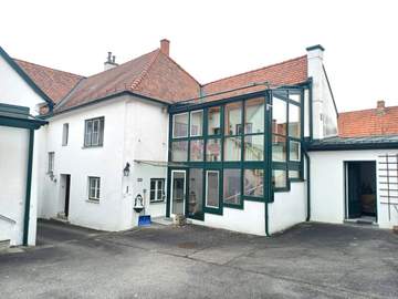 Mehrfamilienhaus in Pulkau /  Hollabrunn