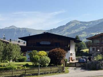 Zweifamilienhaus in Aurach bei Kitzbühel /  Kitzb&uuml;hel