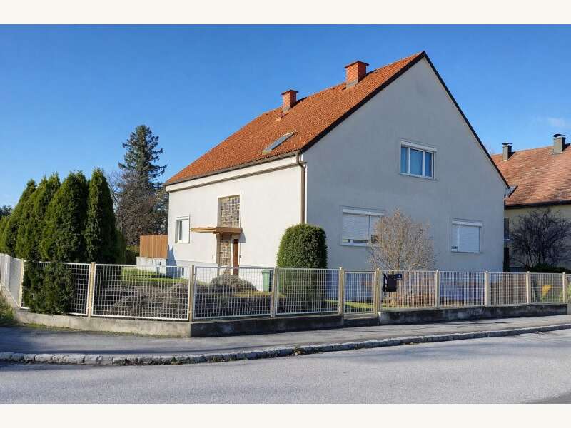 Mehrfamilienhaus in 2404 Petronell-Carnuntum - 1