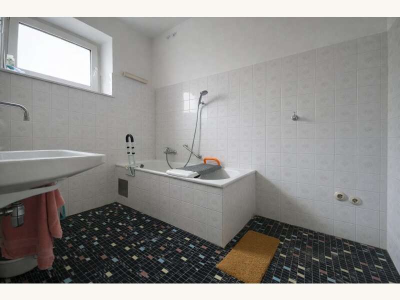 Mehrfamilienhaus in 2404 Petronell-Carnuntum - 8